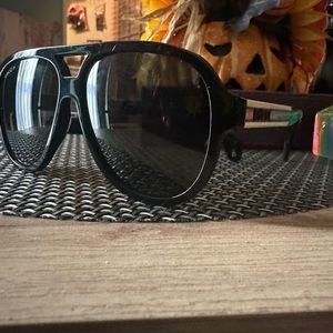 Gucci unisex sunglasses